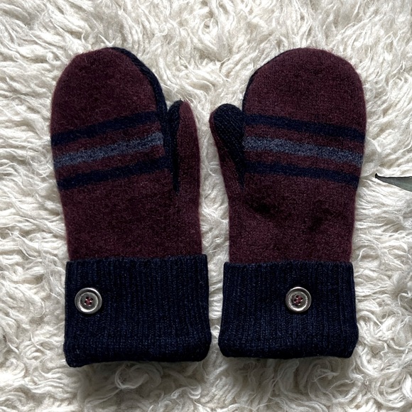 NEW Artisan Handcrafted Mittens ❤️ - Picture 3 of 3